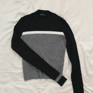 Brandy Melville Brett Turtleneck